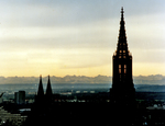 Ulmer Münster vor Alpenpanorama