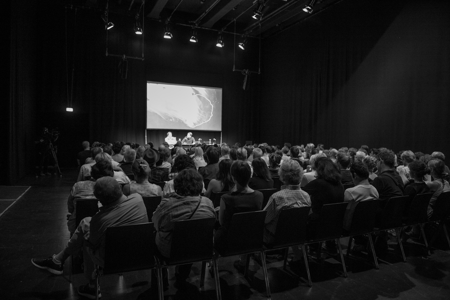 Publikum Symposium Armut und Ungleichheit, David Graeber, Alexander Hagelüken © Ali Ghandtschi