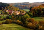Luftbild Herbst vom Satzenberg © Eigenbetrieb Kloster Bronnbach