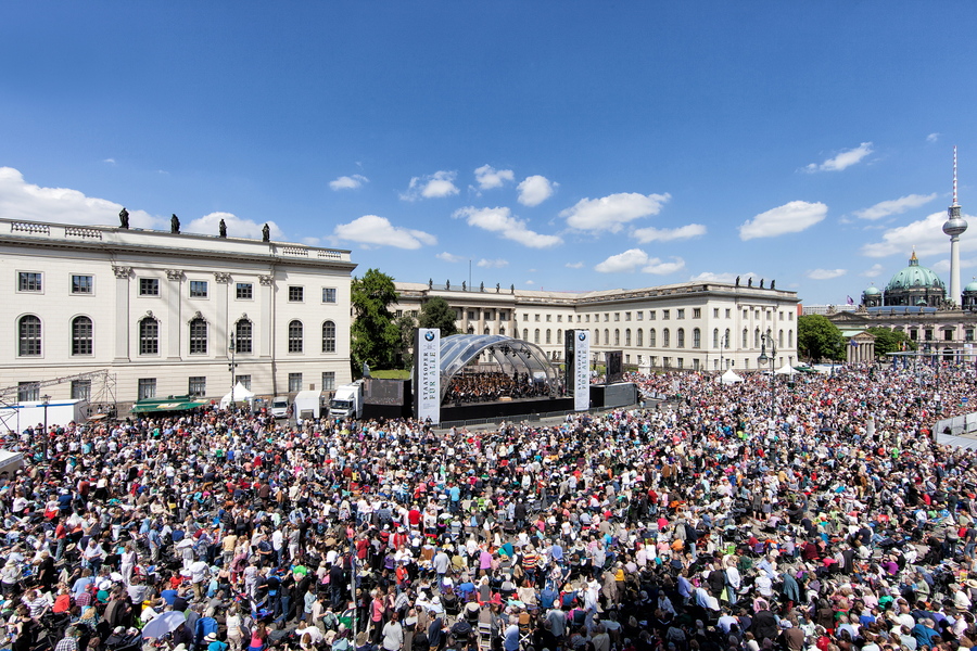 Live-Konzert bei "Staatsoper für alle" auf dem Bebelplatz in Berlin © BMW AG